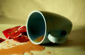 Apple dumps courting apps Tea and TeaOnHer from th...